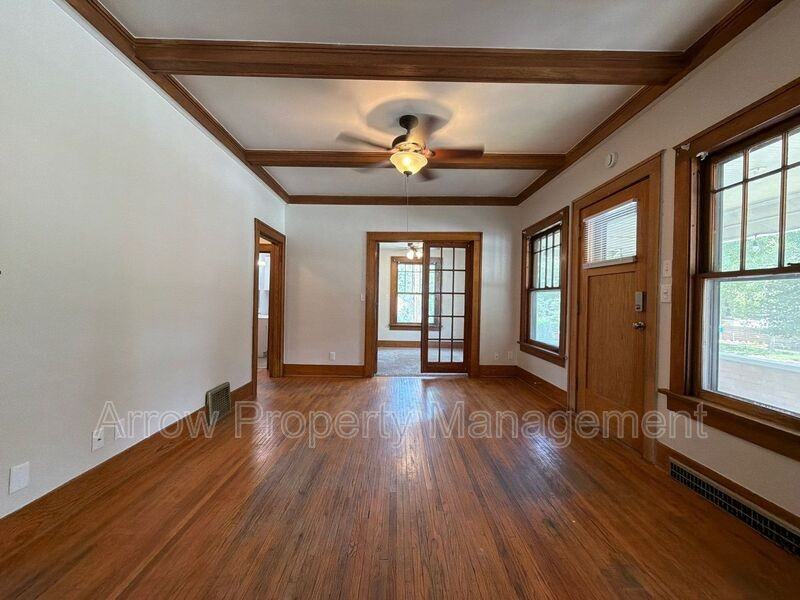 415 N 32nd St - Photo 3 of 33