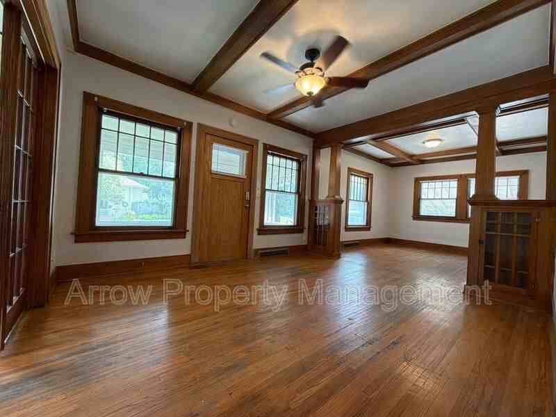 415 N 32nd St - Photo 4 of 33