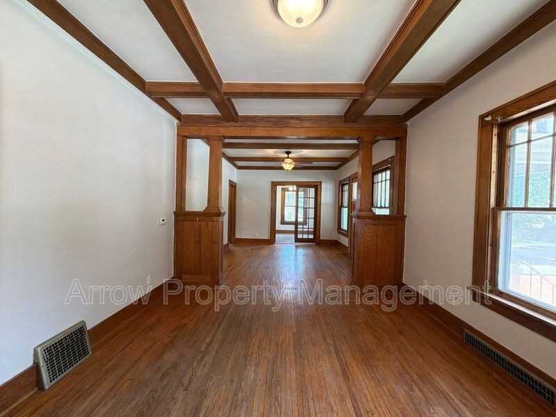 415 N 32nd St - Photo 5 of 33