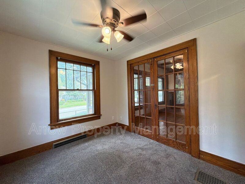 415 N 32nd St - Photo 7 of 33