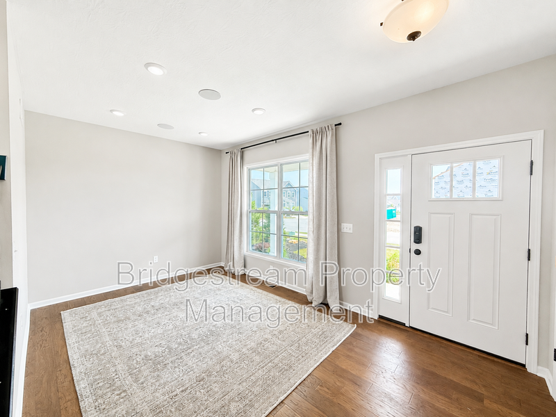 3032 Wellington Ln - Photo 2 of 21