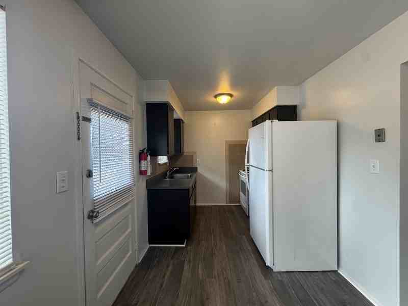 4083 Hazel Ave - Photo 4 of 10