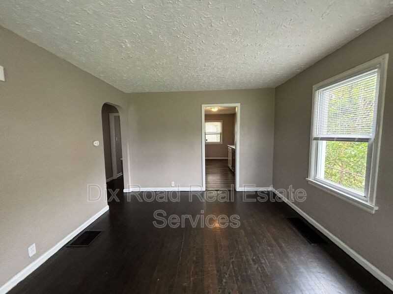 506 Kammer Ave - Photo 5 of 14
