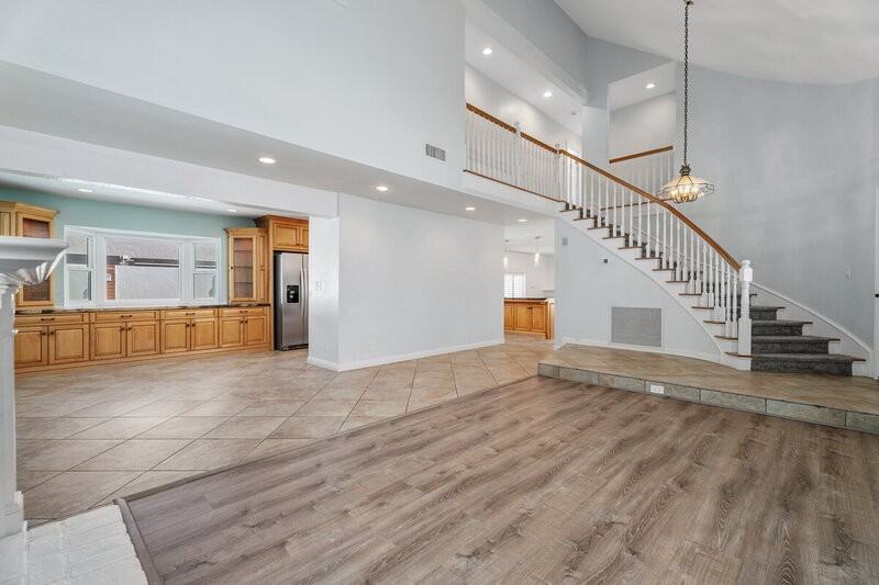 8591 Naples Dr - Photo 7 of 38
