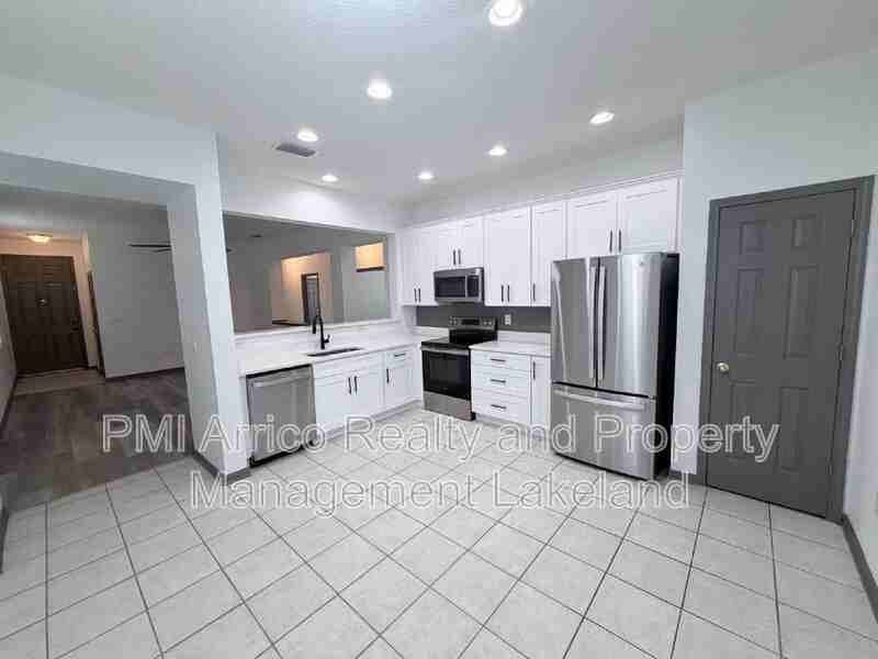 1065 View Pointe Way - Photo 5 of 17