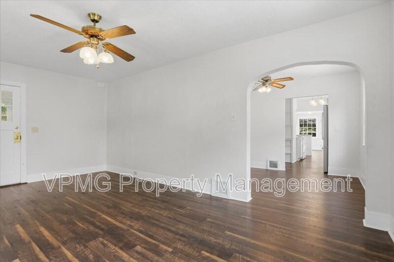 2014 E St - Photo 6 of 29