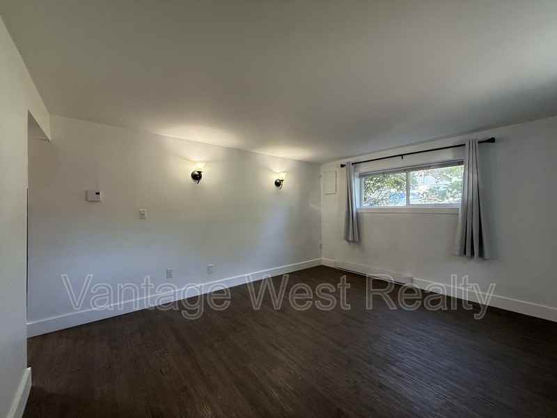771 - Photo 3 of 9