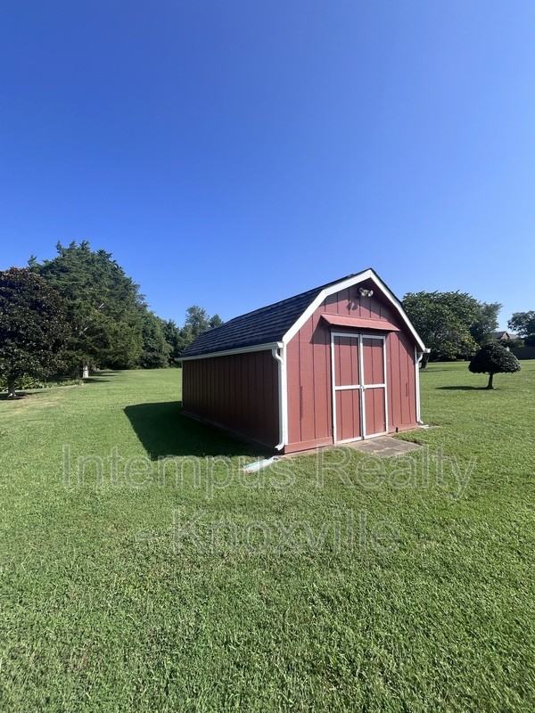 5311 W Emory Rd - Photo 6 of 41