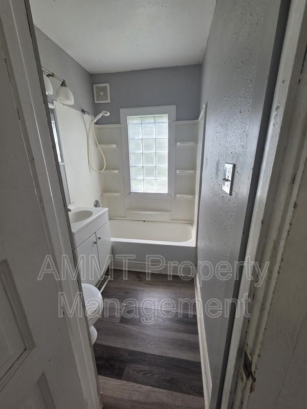 2622 2nd Ave Se - Photo 2 of 9