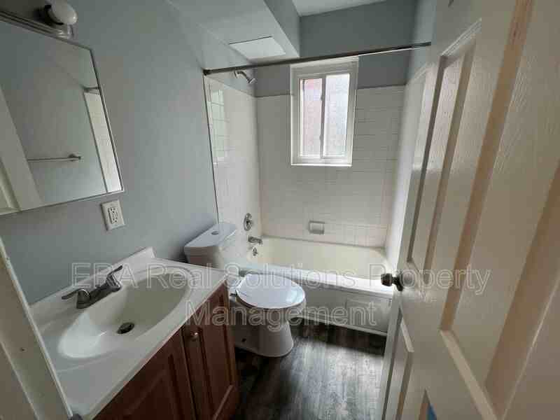 745 Oak St #4 - Photo 2 of 13