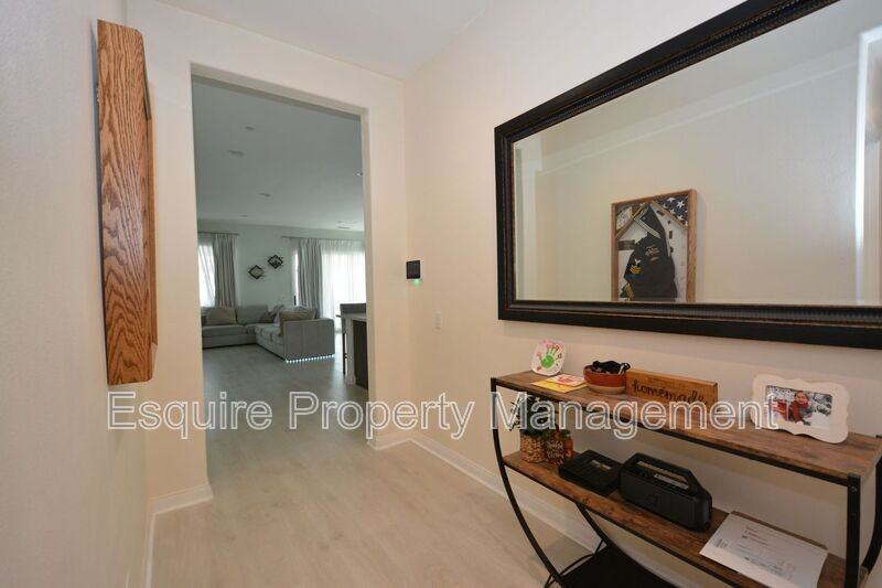139 Wisteria St - Photo 3 of 26
