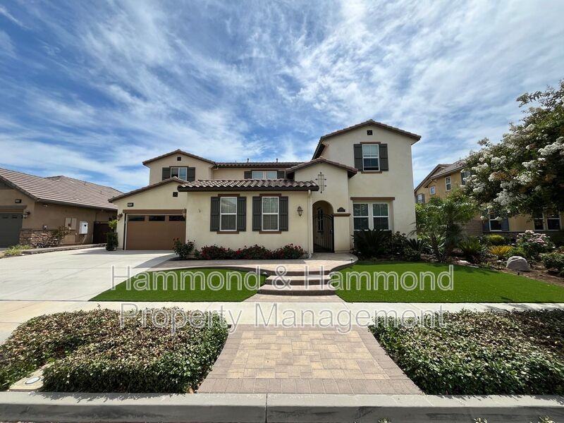 2884 Bella Ct - Photo 2 of 50