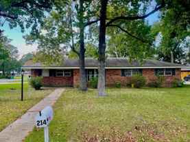 214 Dover Dr - Photo 1 of 1