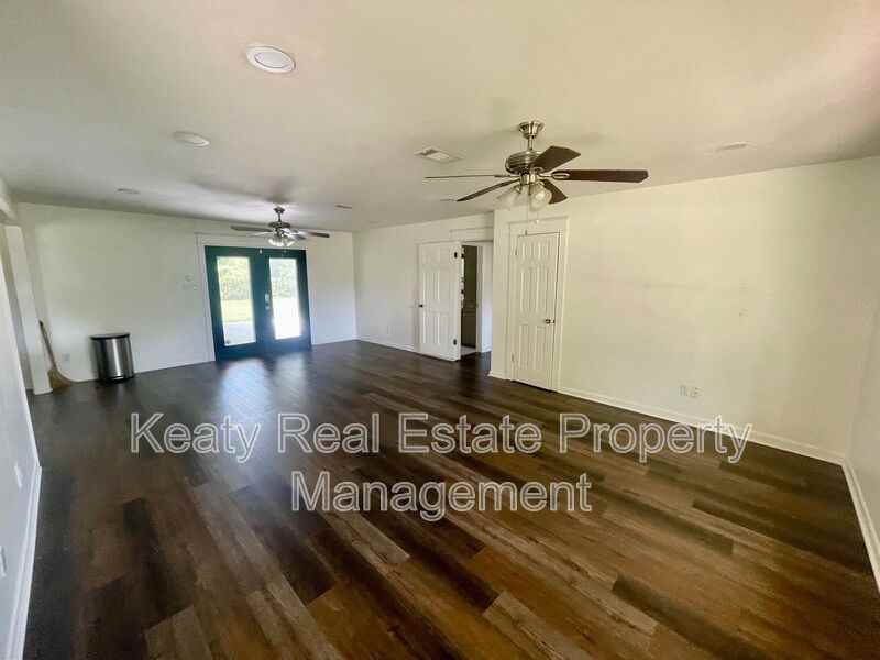 214 Dover Dr - Photo 2 of 22
