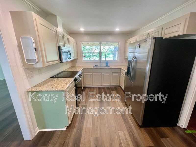 214 Dover Dr - Photo 4 of 22
