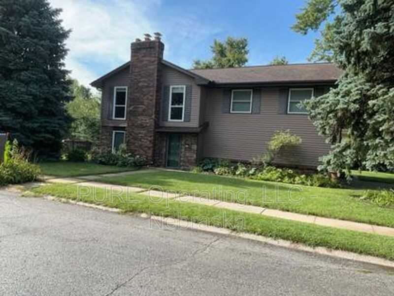 10821 Curtis Avenue Cir - Photo 2 of 28