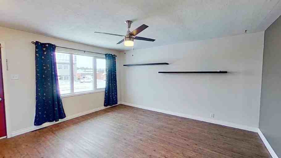 112 Sherwood St - Photo 3 of 10