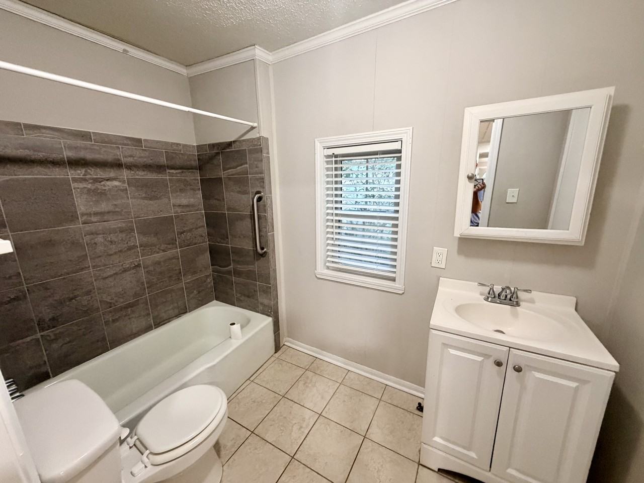 1734 E Broad St #A - Photo 6 of 17