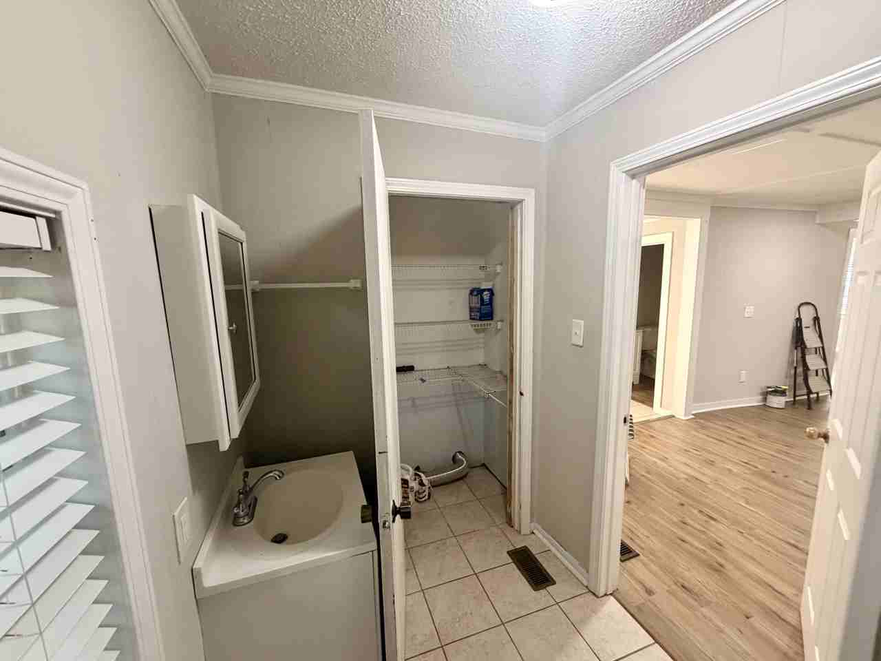 1734 E Broad St #A - Photo 7 of 17