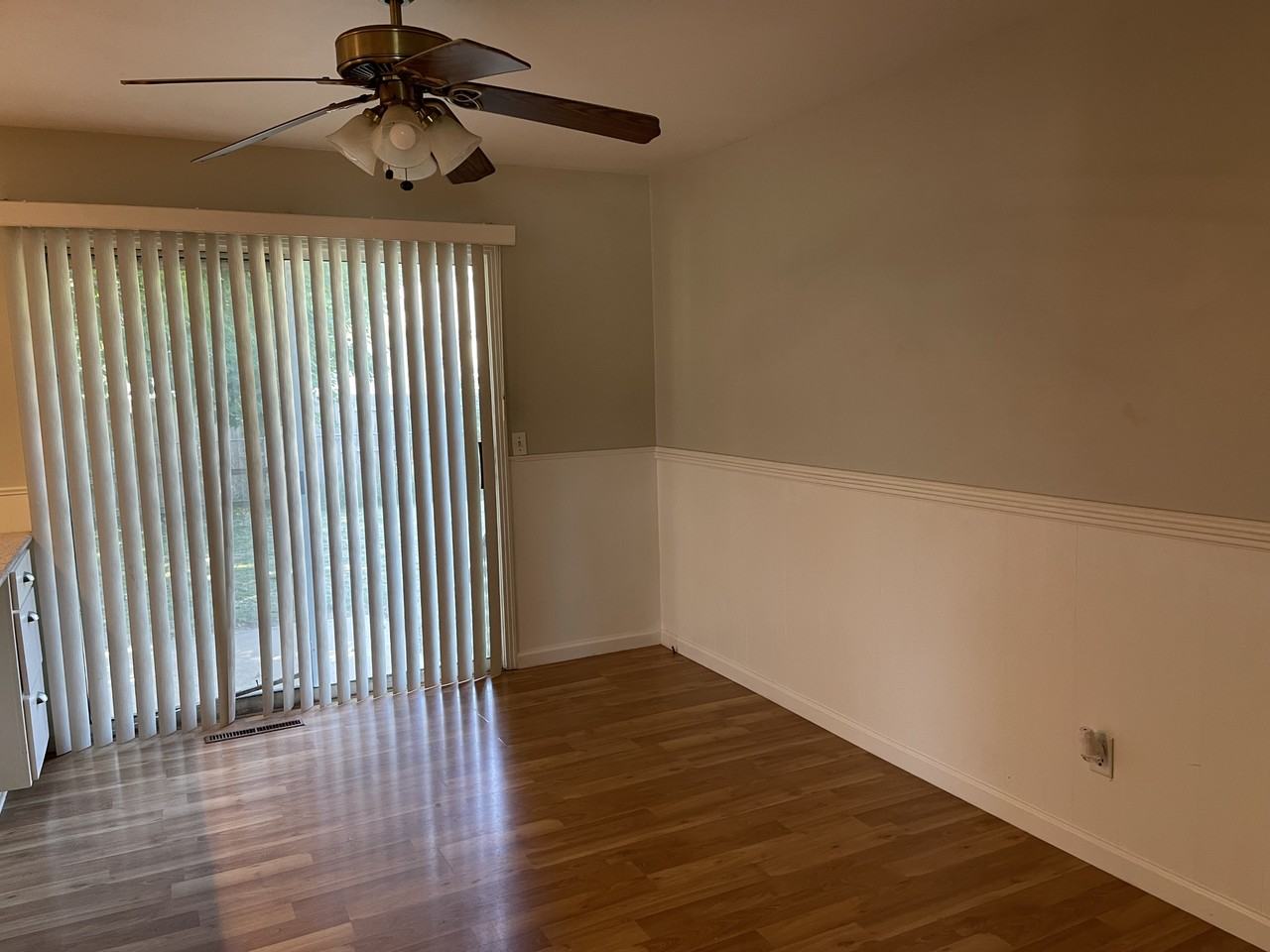 419 Locust St - Photo 5 of 29