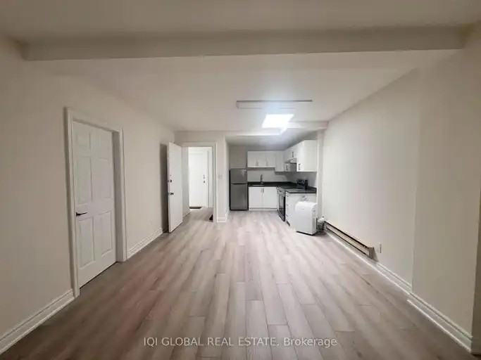 358 Danforth Ave #3B - Photo 6 of 10