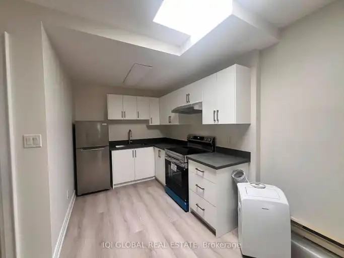 358 Danforth Ave #3B - Photo 7 of 10