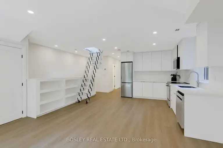 225 Gainsborough Rd #A - Photo 3 of 24