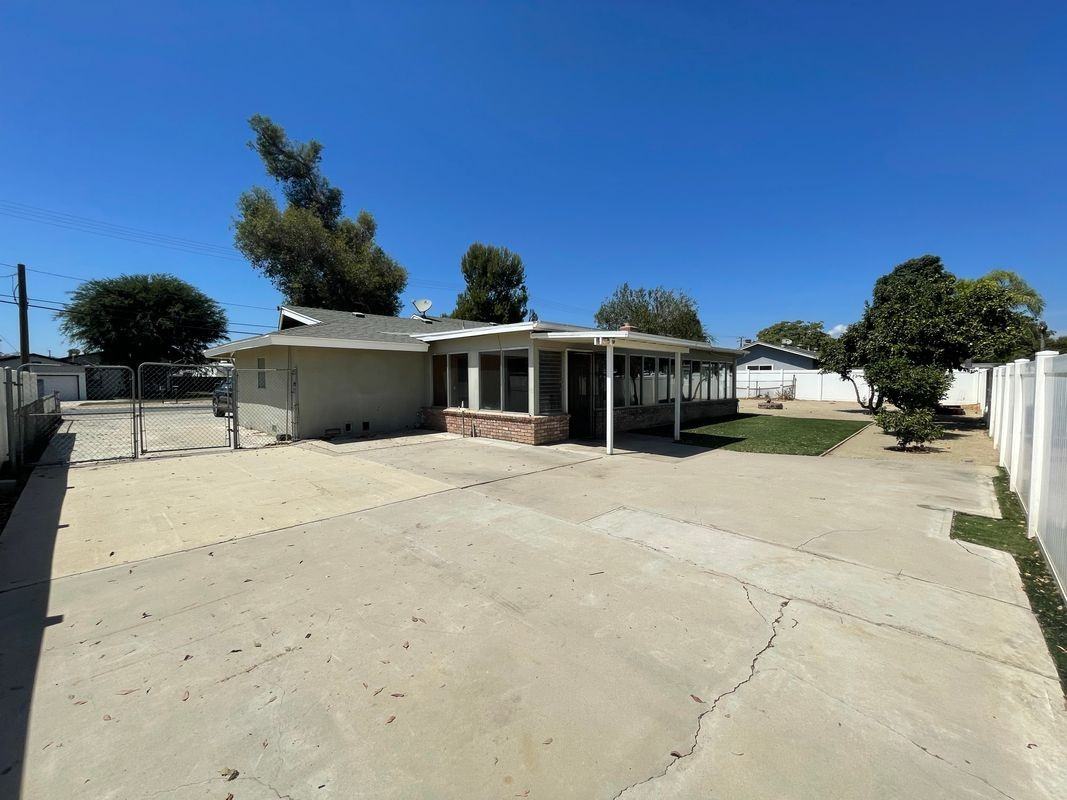 4231 Valley View Ave - Photo 2 of 15
