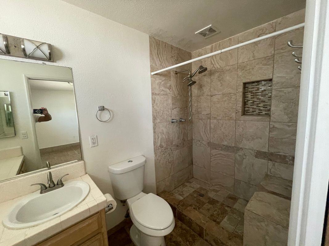 4231 Valley View Ave - Photo 5 of 15