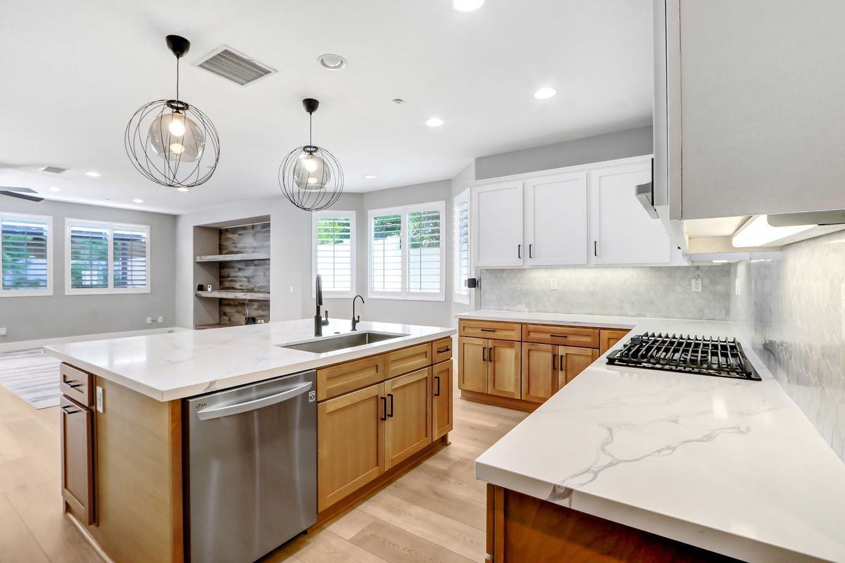 4386 Bayhill Ln - Photo 5 of 50