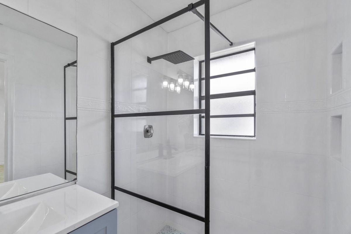 1620 Granfern Ave - Photo 2 of 21