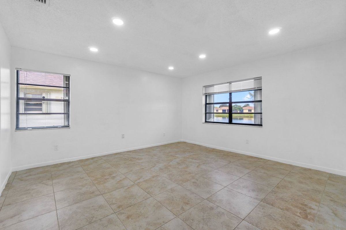 1620 Granfern Ave - Photo 4 of 21
