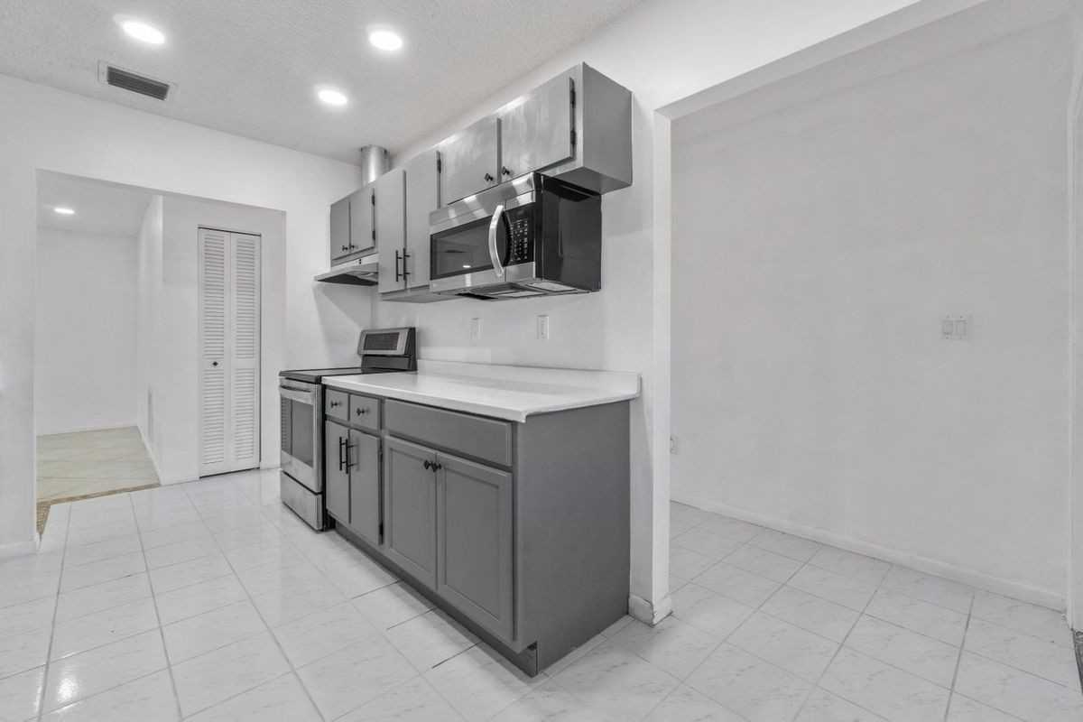 1620 Granfern Ave - Photo 6 of 21