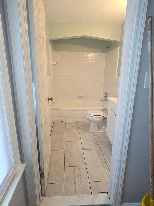 14243 Curtis St - Photo 4 of 7