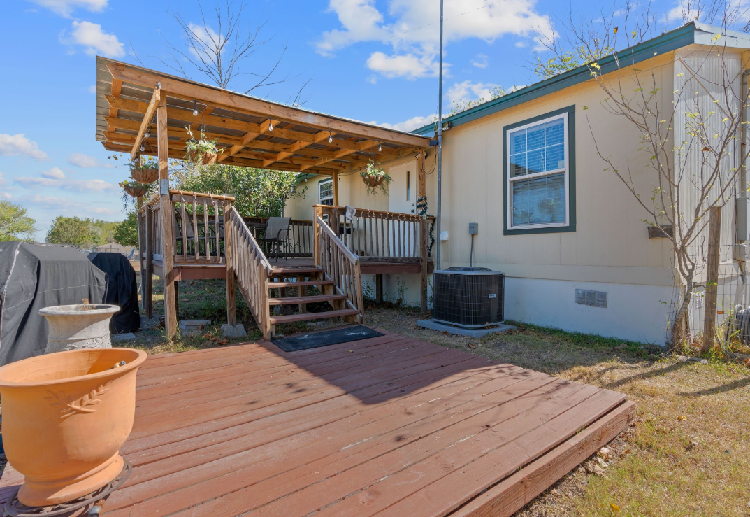 208 Windridge Dr #1 - Photo 4 of 4