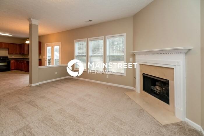 2360 Village Green Dr - Photo 2 of 15