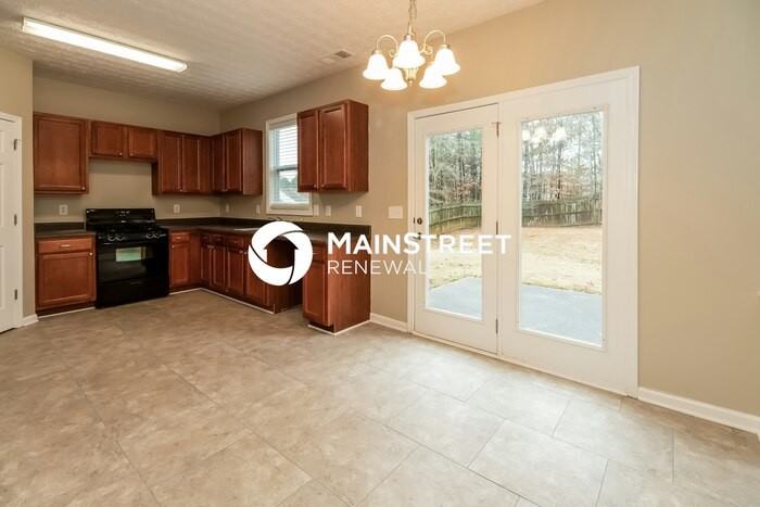 2360 Village Green Dr - Photo 5 of 15