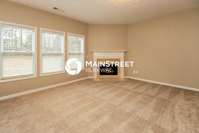 2360 Village Green Dr - Photo 7 of 15