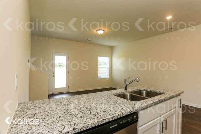 118 Dudley Way Sw - Photo 6 of 18