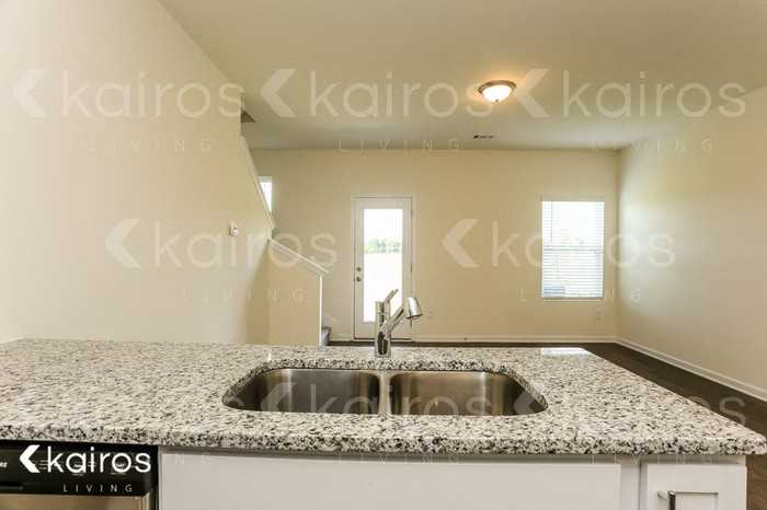 118 Dudley Way Sw - Photo 7 of 18