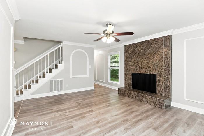 3520 Hickory Nut Ct - Photo 5 of 17