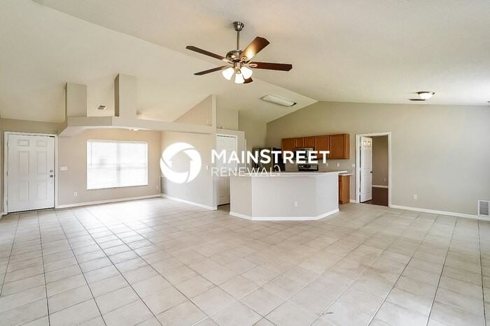 1797 Sw Catalonia St - Photo 4 of 16