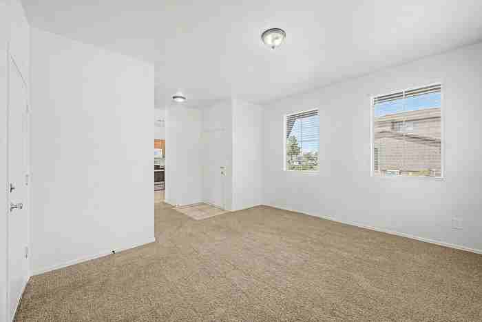 5113 W Fulton St - Photo 4 of 27
