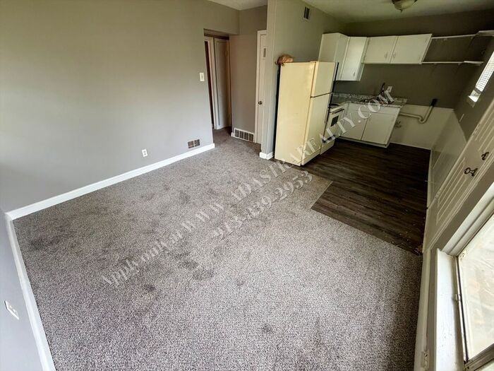 6007 E 153rd Ter #B - Photo 3 of 14