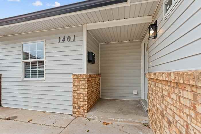 1401 Sw 64th St - Photo 2 of 15