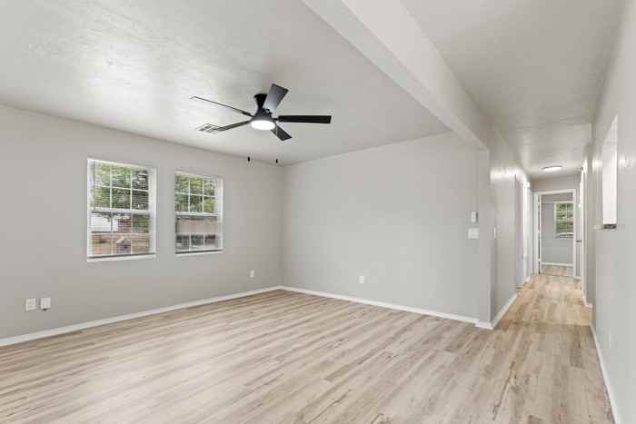 1401 Sw 64th St - Photo 6 of 15