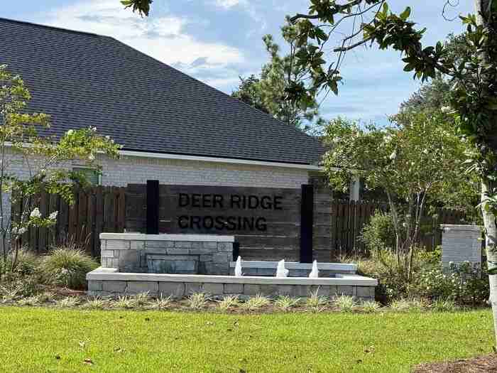 348 Gulf Breeze Pkwy - Photo 2 of 38