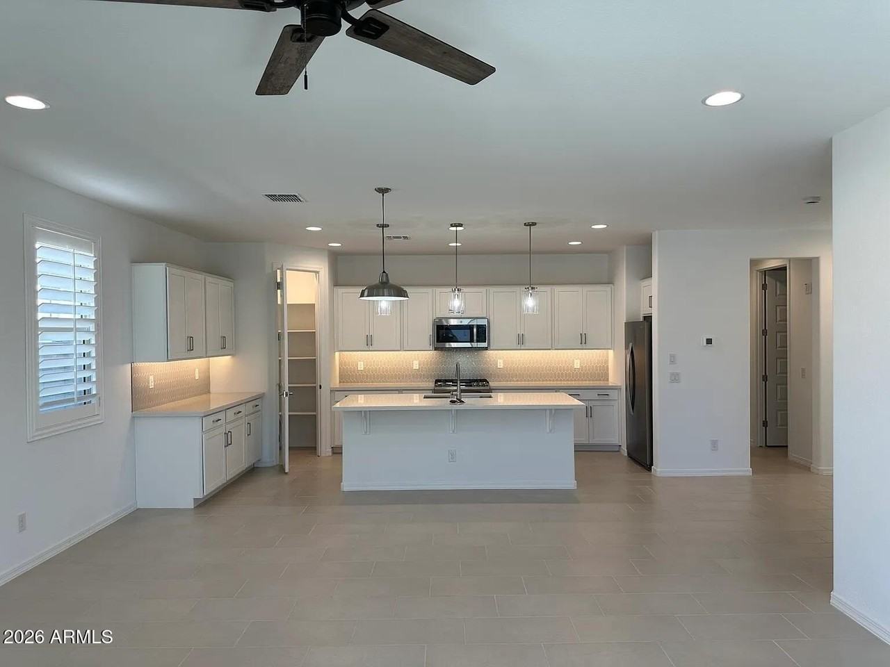 10278 W Amelia Ave - Photo 3 of 17