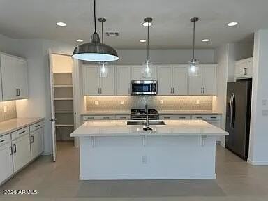 10278 W Amelia Ave - Photo 4 of 17