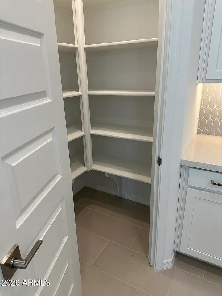 10278 W Amelia Ave - Photo 7 of 17